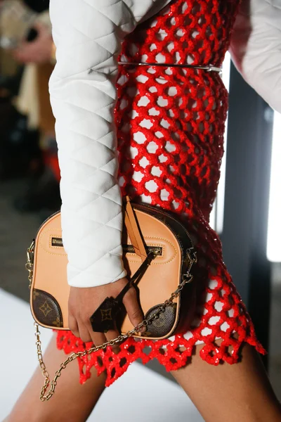 Look 54